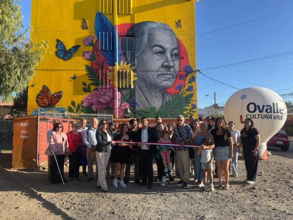 Ovalle rinde tributo a Gabriela Mistral con inauguración de monumental mural en la población Fray Jorge