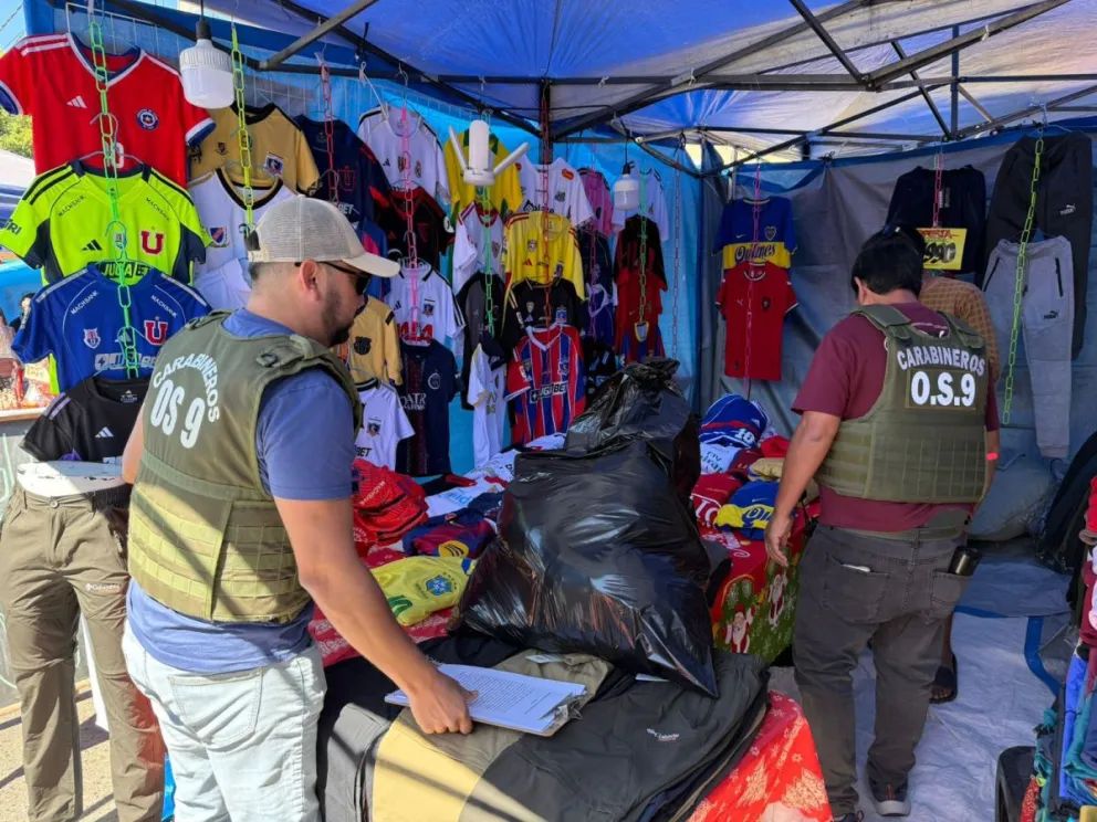 Detienen a ciudadano extranjero por comercializar prendas falsificadas en Andacollo
