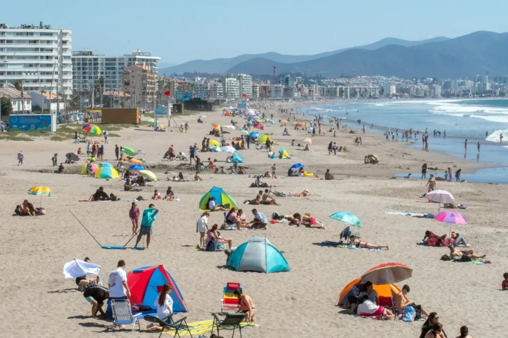Conoce las seis playas que están habilitadas para el baño en la región de Coquimbo