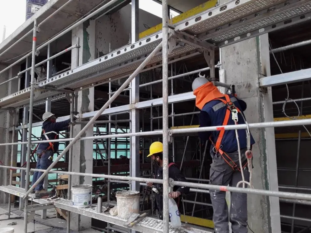 Expertos anticipan crecimiento moderado y rol clave de la inversión privada en la región