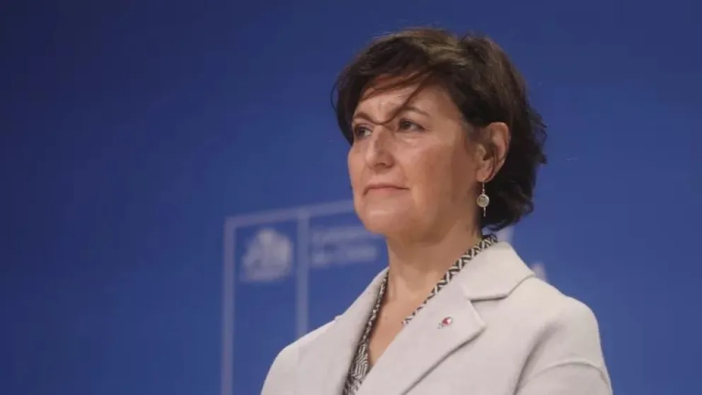 Ministra Ximena Aguilera descartó "de plano que haya habido algún tipo de privilegio" en cirugía de su madre