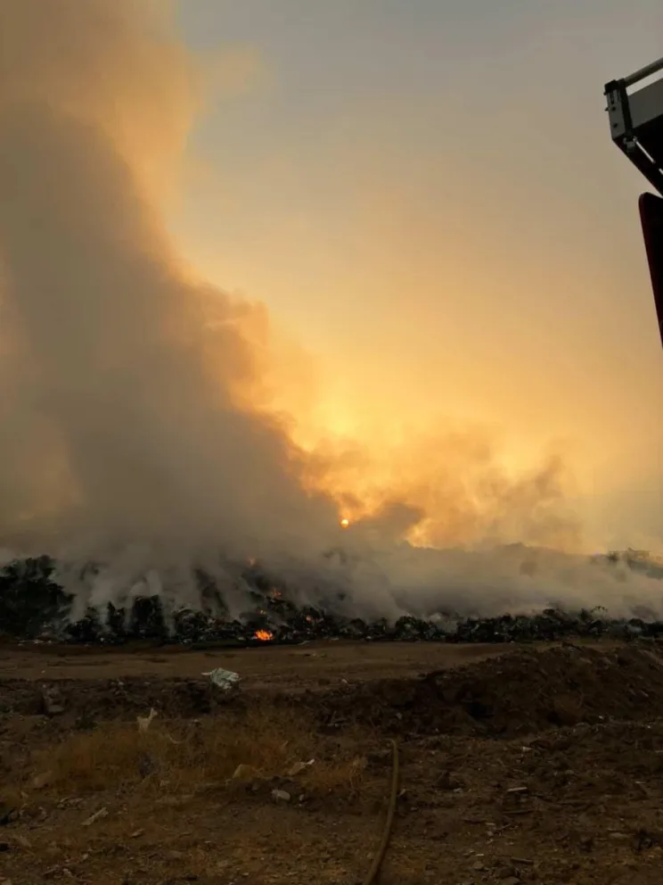 Declaran Alerta Amarilla para la comuna de Salamanca por incendio en vertedero