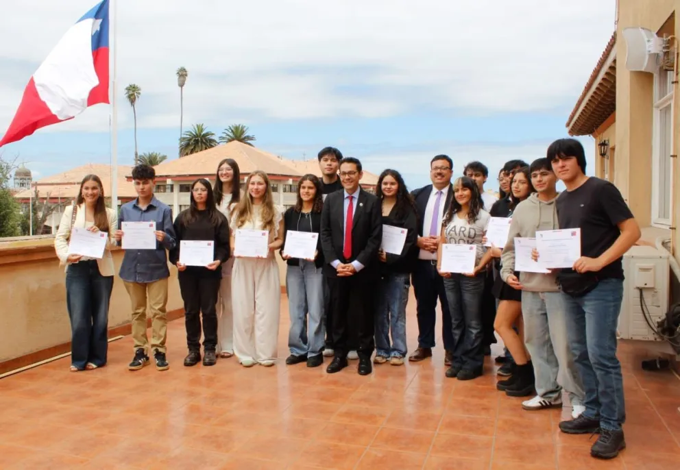 ¿De qué colegios son los puntajes destacados? 7 privados, 1 subvencionado y 2 públicos en la región