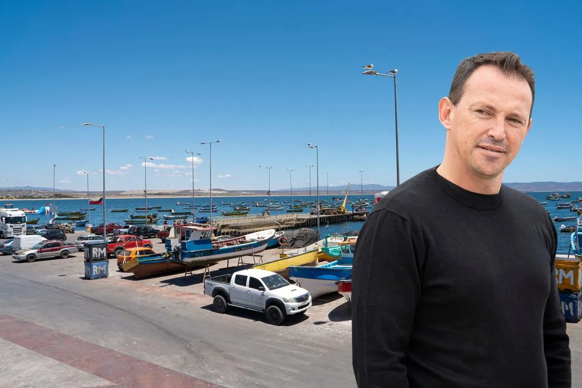 Manouchehri reprocha a seremi de Salud por marea roja en Tongoy