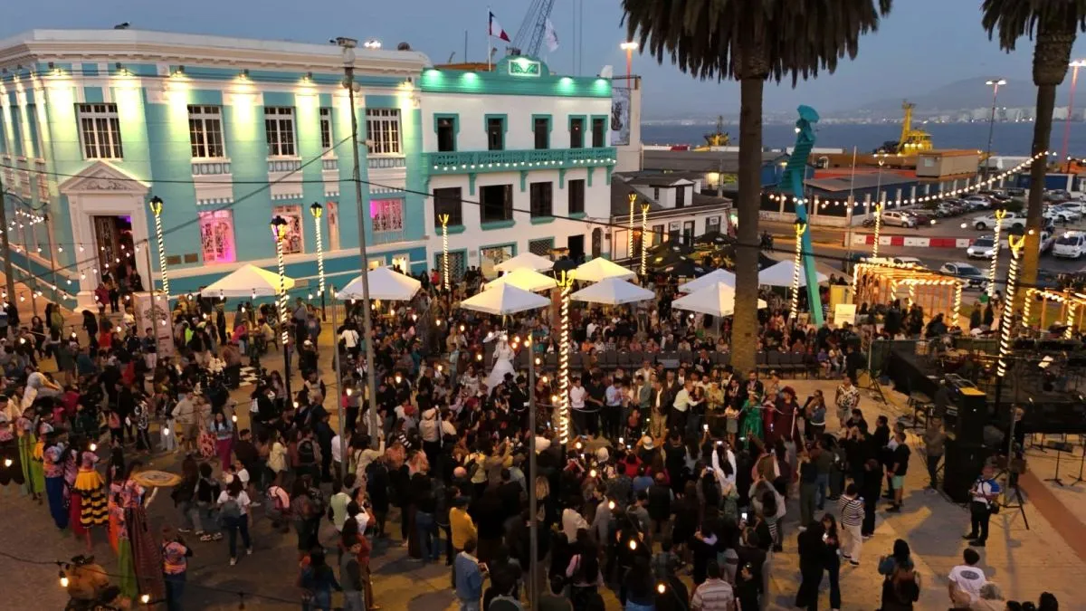 Barrio Inglés revive su bohemia con artistas y exlocatarios