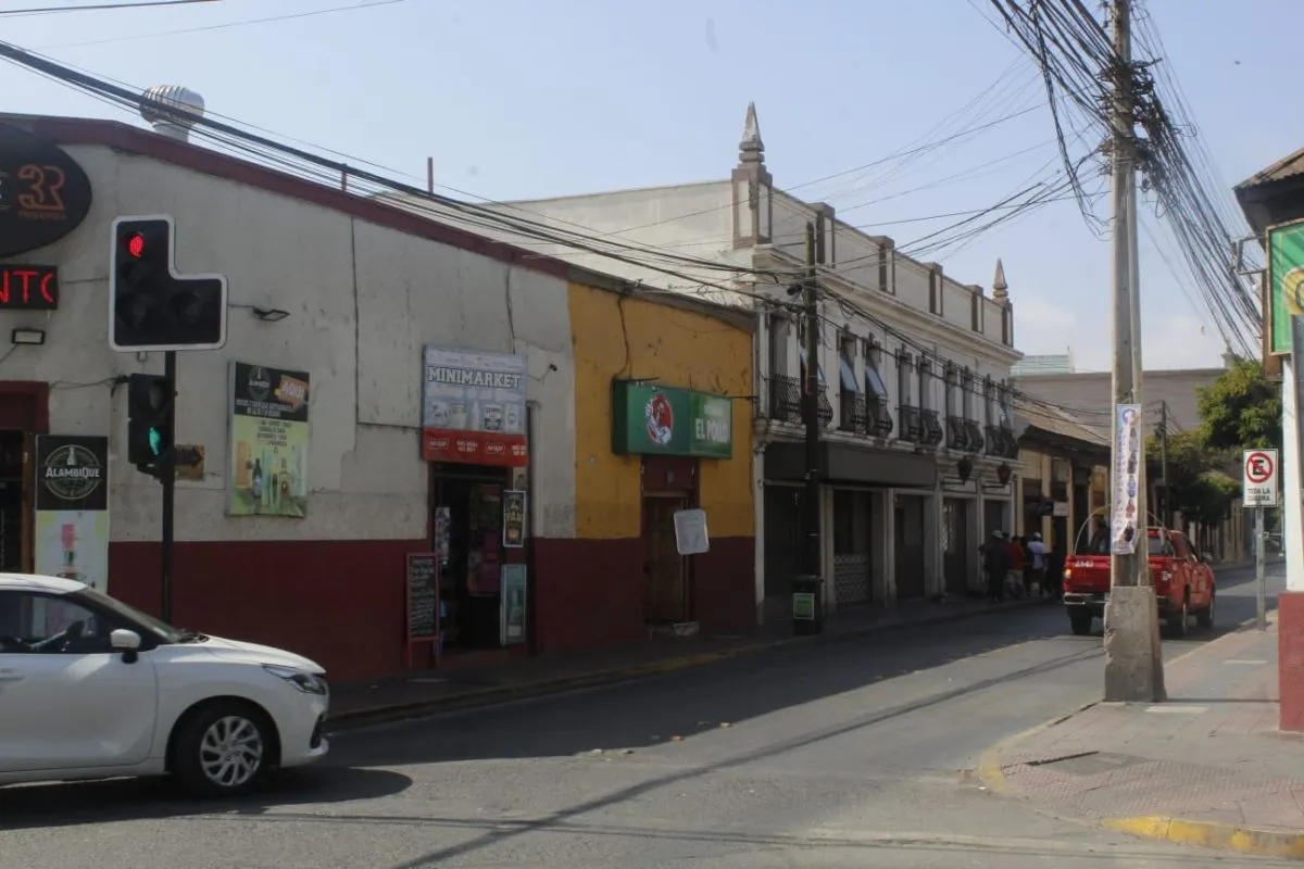 Cuestionan patentes de alcoholes en La Serena: 6 locales bajo observación