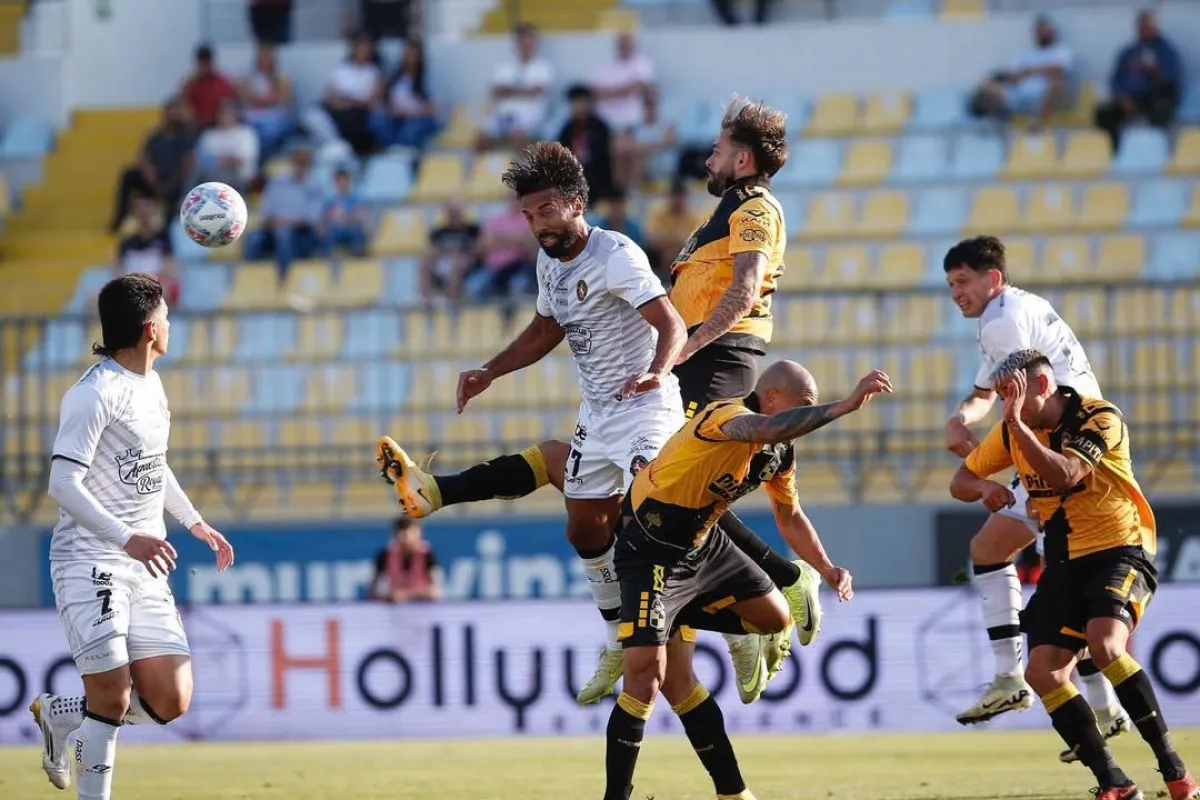 “Necesitamos ver más futbolistas en competencia”: Los cambios que proyecta Caputto en Coquimbo