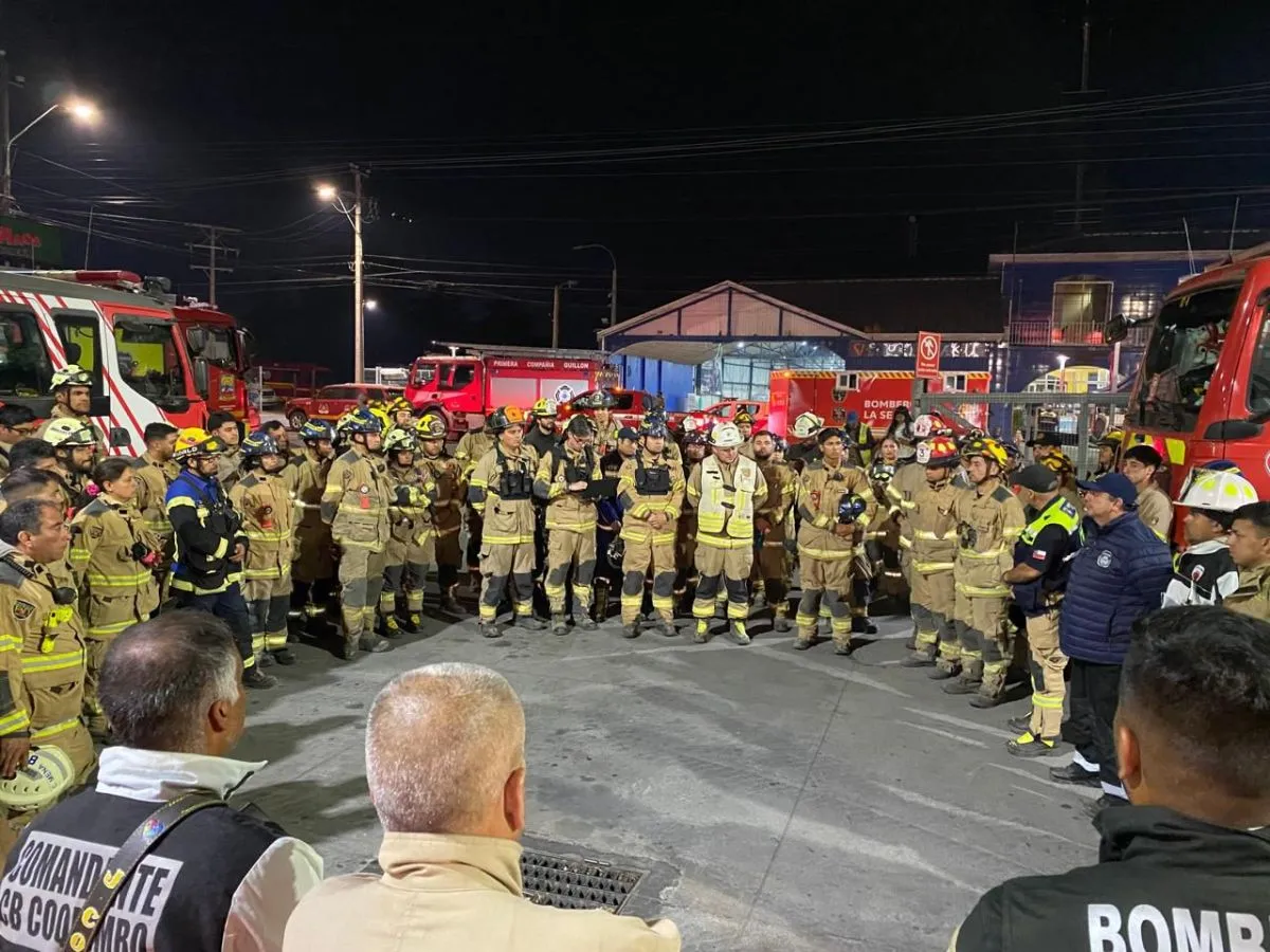Experiencias de bomberos en emergencia por incendios Experiencias de bomberos en emergencia por incendios