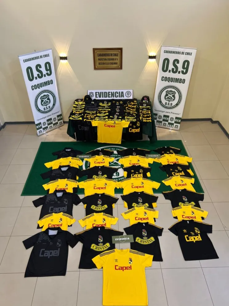 ‘Piratearon al pirata’: Decomisan casi un centenar de camisetas falsas de Coquimbo Unido