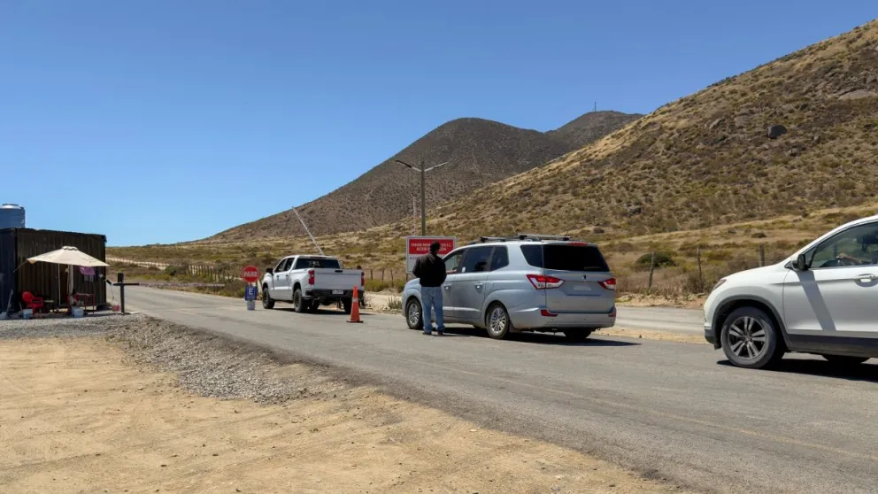 ‘Debían pagar 30 mil pesos por estacionamiento’:  familia denuncia barreras de acceso a Playa Blanca