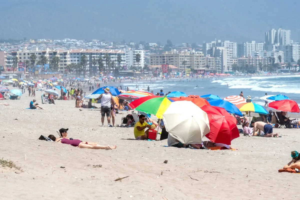Alza de visitantes en febrero augura buen cierre del verano