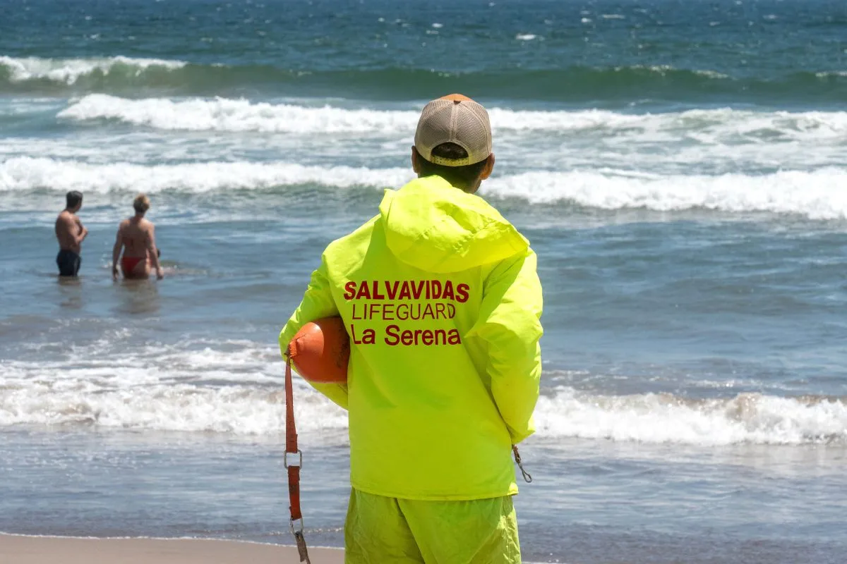 Rescates de bañistas en playas alcanzan récord en febrero