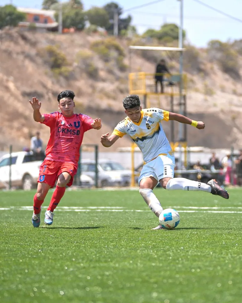 El Formativo aurinegro arranca con carácter ante la “U”