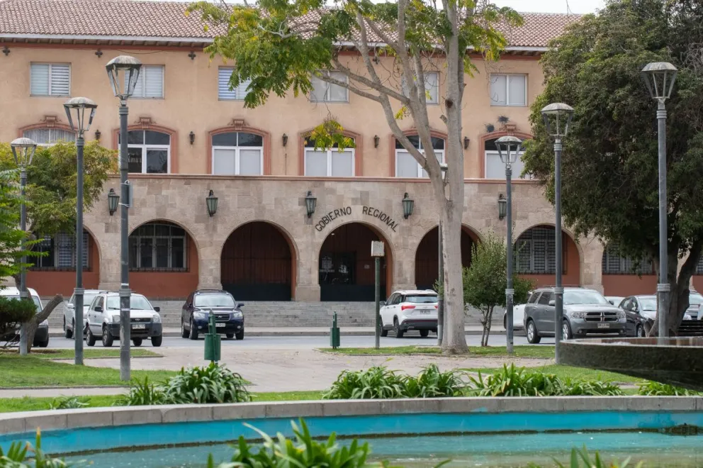 Región se prepara para el cambio de autoridades y funcionarios temen por futuro laboral