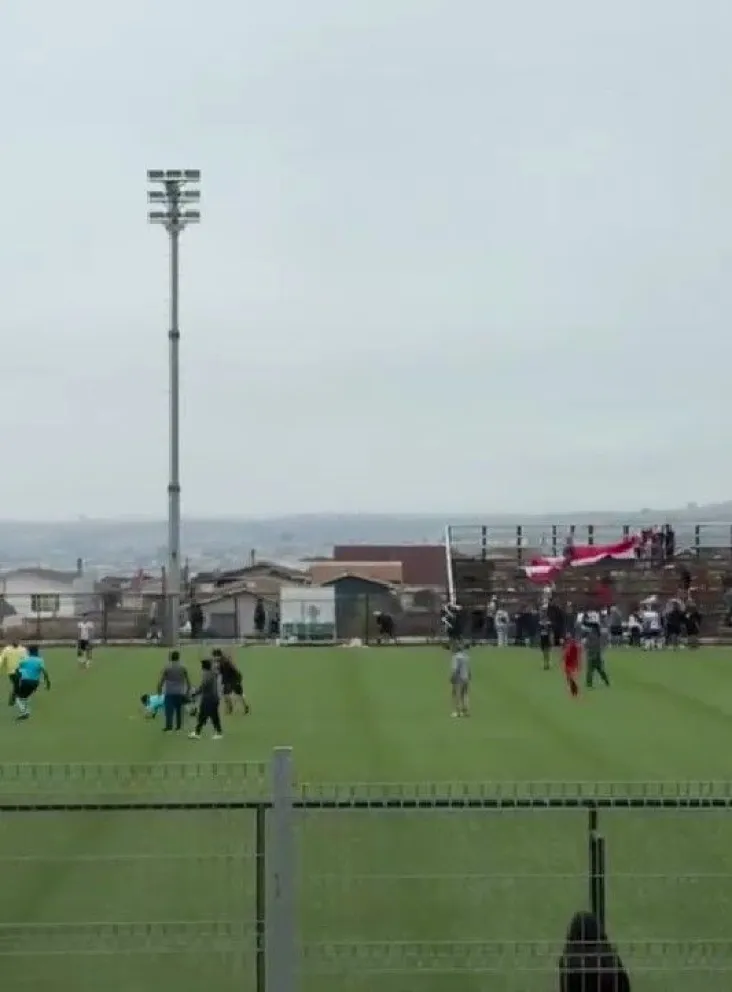 “Nuestros corazones están devastados": Quién era el hombre que murió baleado en un partido de fútbol en Valparaíso