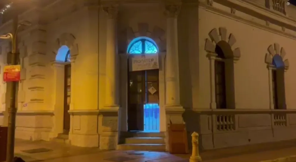 Menor es detenido tras robar bebidas energéticas y causar daños en monumento nacional en La Serena