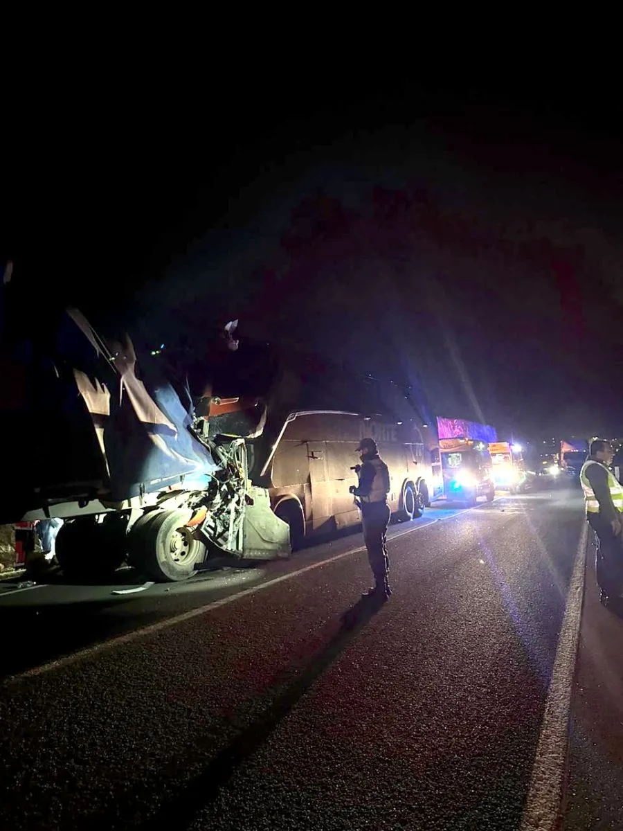 Conductor de bus fallece en colisión con camión en Ruta 5, Ovalle