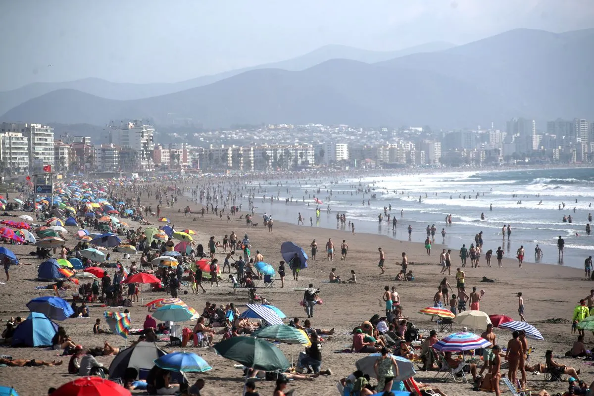 Verano cierra con 600 mil visitantes y menos turistas argentinos