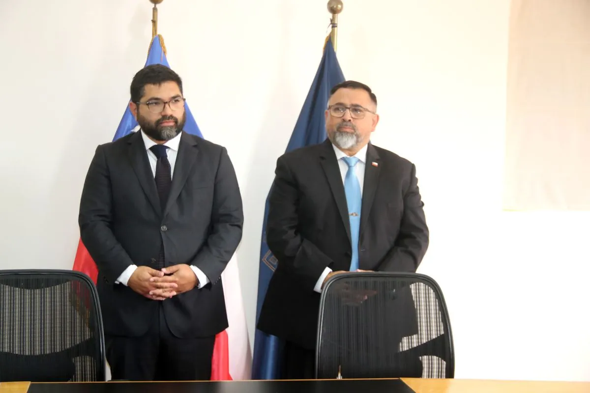 Víctor Pino asume como delegado presidencial sin designar seremis