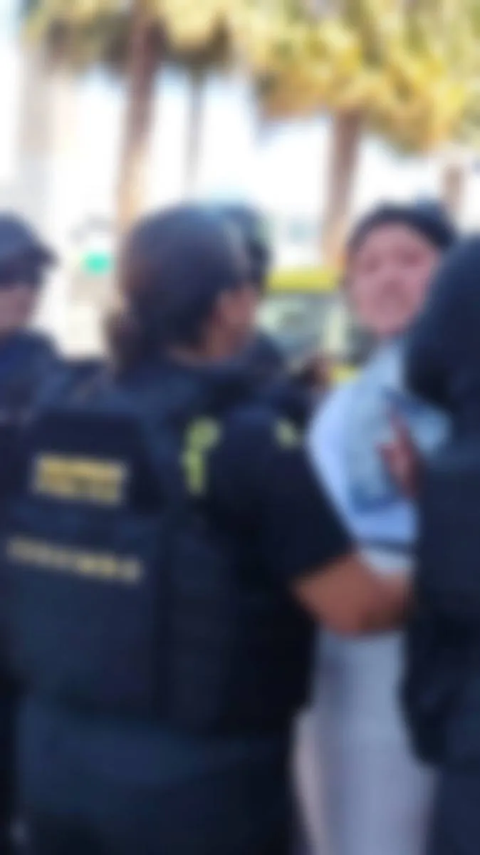 Mujeres escapan tras pagar con transferencia falsa en restaurante porteño