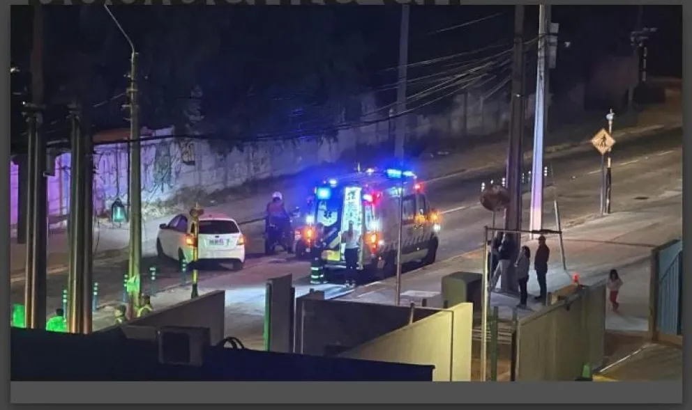 Equipos de emergencia concurrieron al sitio del accidente.