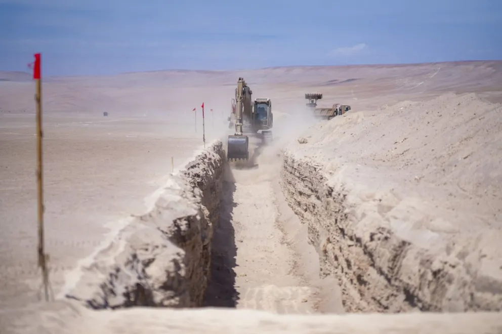 Se espera que en 90 días la zanja en el norte del país esté completamente lista. (Foto: Presidencia)