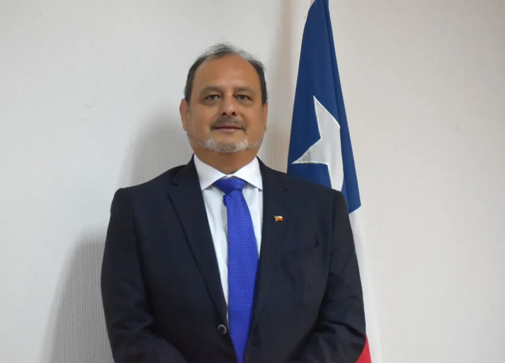 Cortés, de 52 años, es asistente social del Instituto Santo Tomás y posee un Magíster en Alta Gerencia Pública.