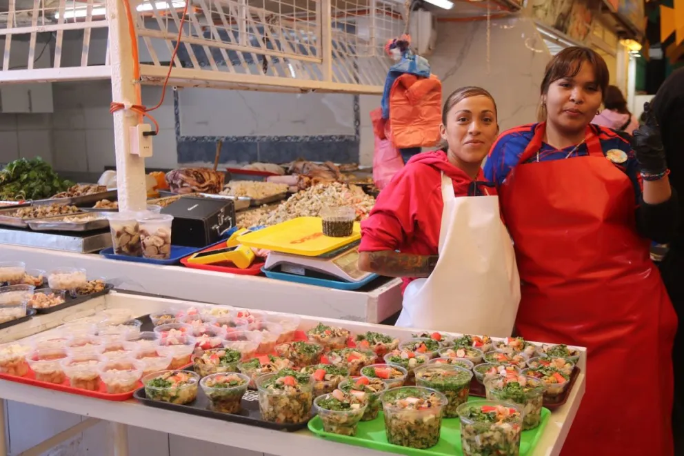 Los vendedores de productos del mar en Coquimbo señalan que están preparados con productos frescos y para las fiscalizaciones sanitarias.