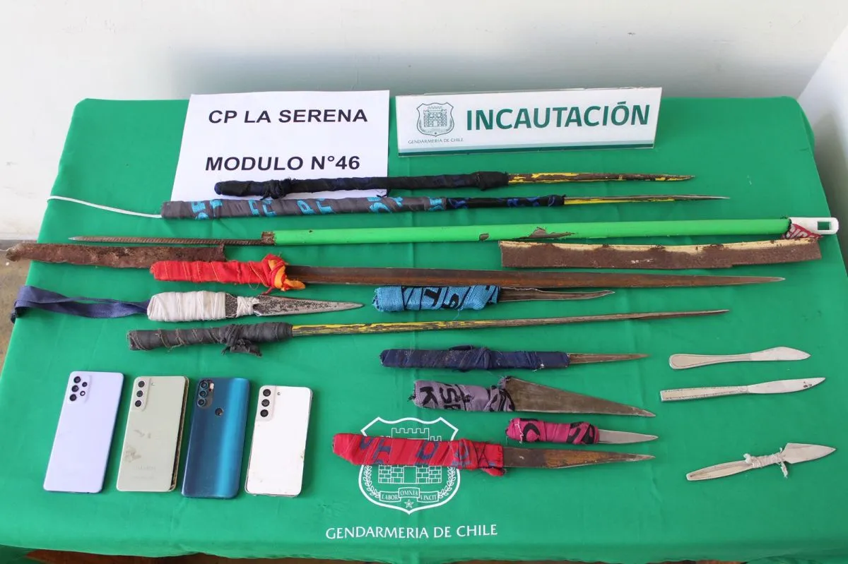 Armas blancas y celulares: Los resultados del allanamiento a 84 internos en penal de La Serena