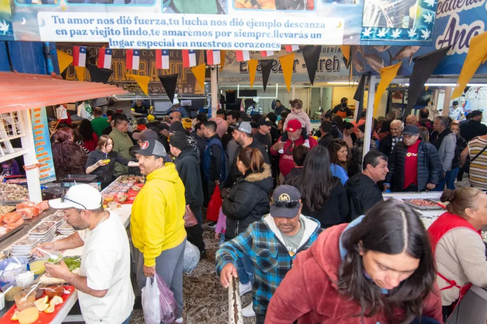 Terminal Pesquero de Coquimbo se llena de vida en Viernes Santo