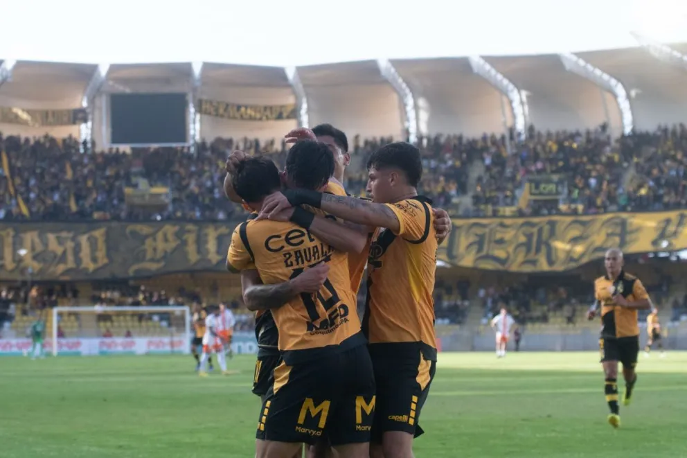 Según el manual de competiciones para los octavos de final, la Confederación Sudamericana de Fútbol exige que los recintos deportivos posean un aforo mínimo de 20.000 espectadores, lo que esperan aumentar en el Francisco Sánchez Rumoroso.