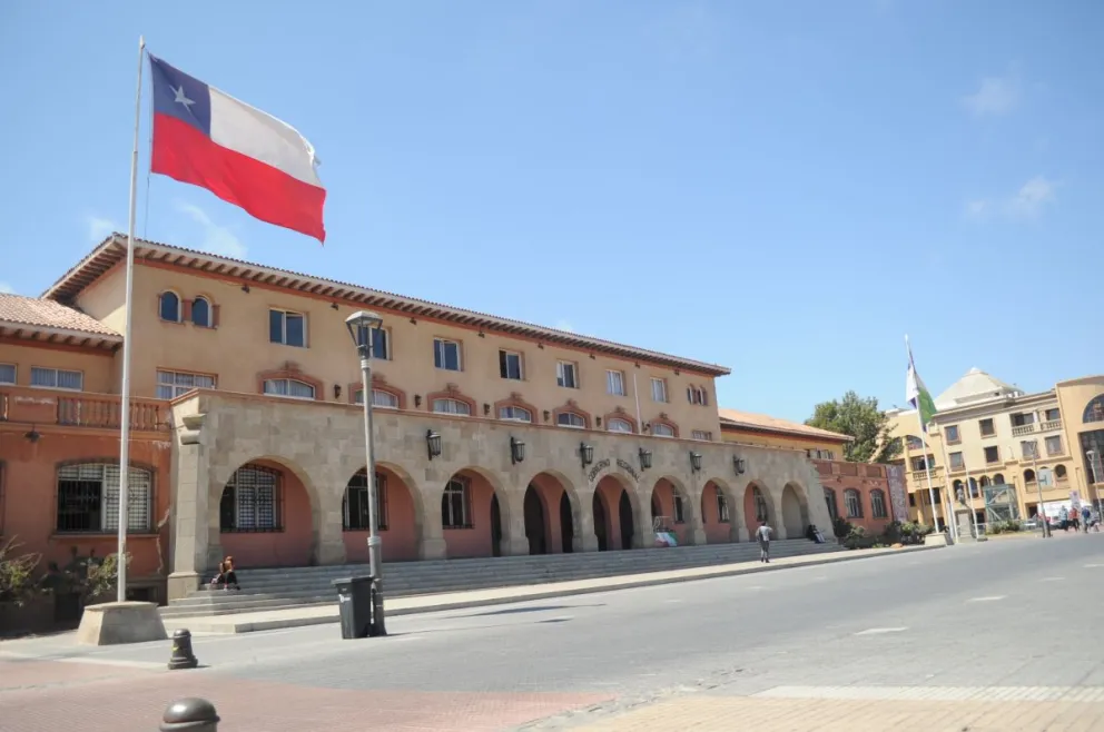 Funcionarios públicos dicen estar atentos ante posibles despidos. (Foto: El Día)