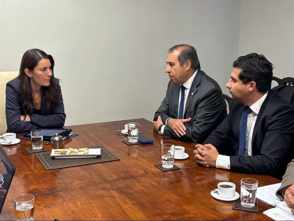 En reuniones con el Mineduc y Subdere, el municipio de Ovalle avanzó en gestiones clave para el traspaso al SLEP y financiamiento educativo.