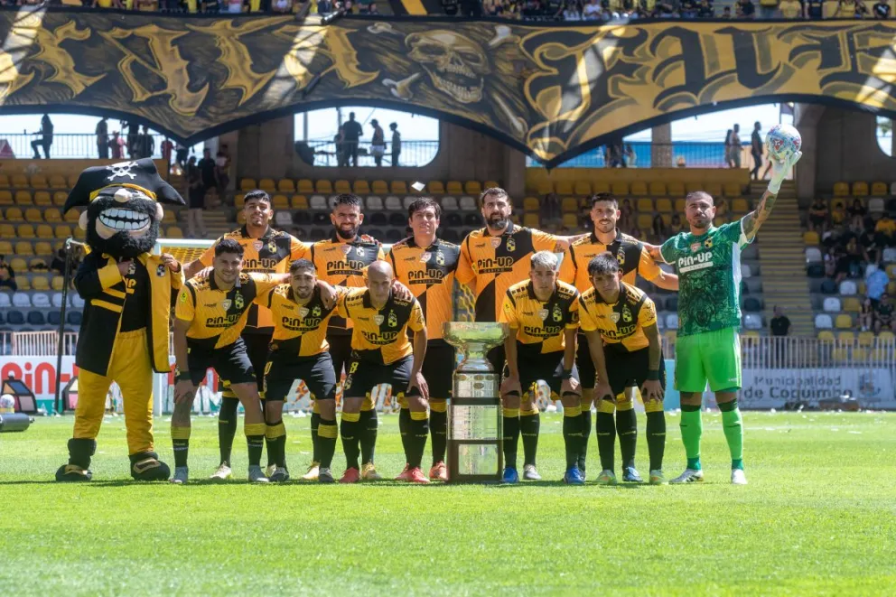 Coquimbo Unido abre un nuevo capítulo en su historia y lo hace como campeón: con un plantel competitivo, un estadio a la altura y una hinchada que vuelve a soñar en grande. (Foto: Cristian Silva)