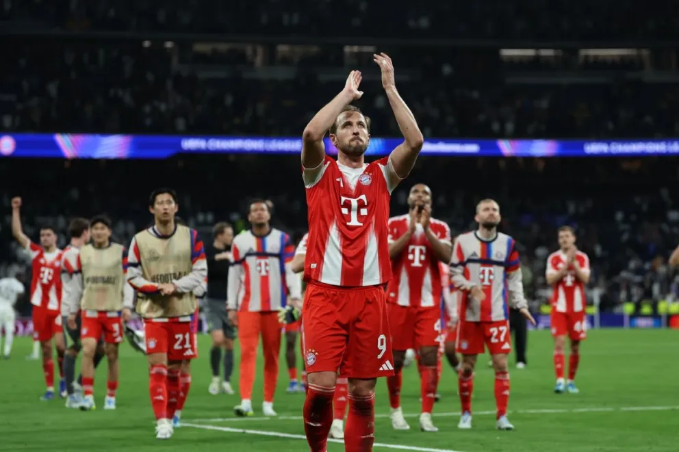 El delantero inglés del Bayern Munich, Harry Kane, y sus compañeros dieron un gran paso en los cuartos de final de la Liga de Campeones al vencer de visitante al Real Madrid. (Foto: EFE)