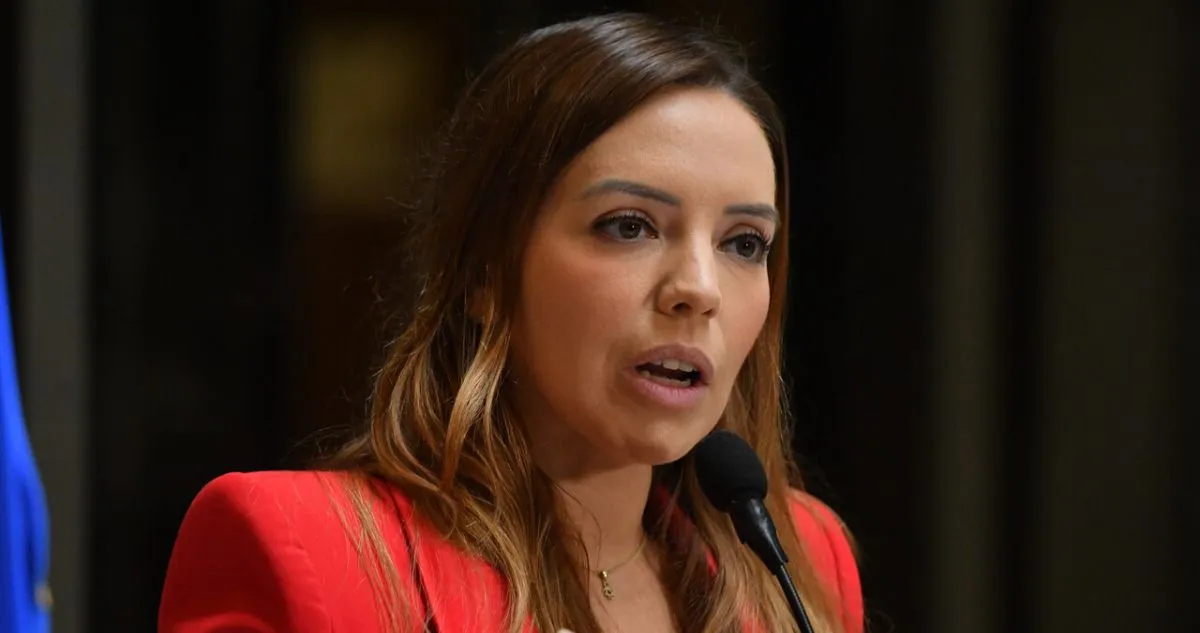 Investigan a Camila Flores por fraude al fisco: denuncian apropiación de sueldos de trabajadores