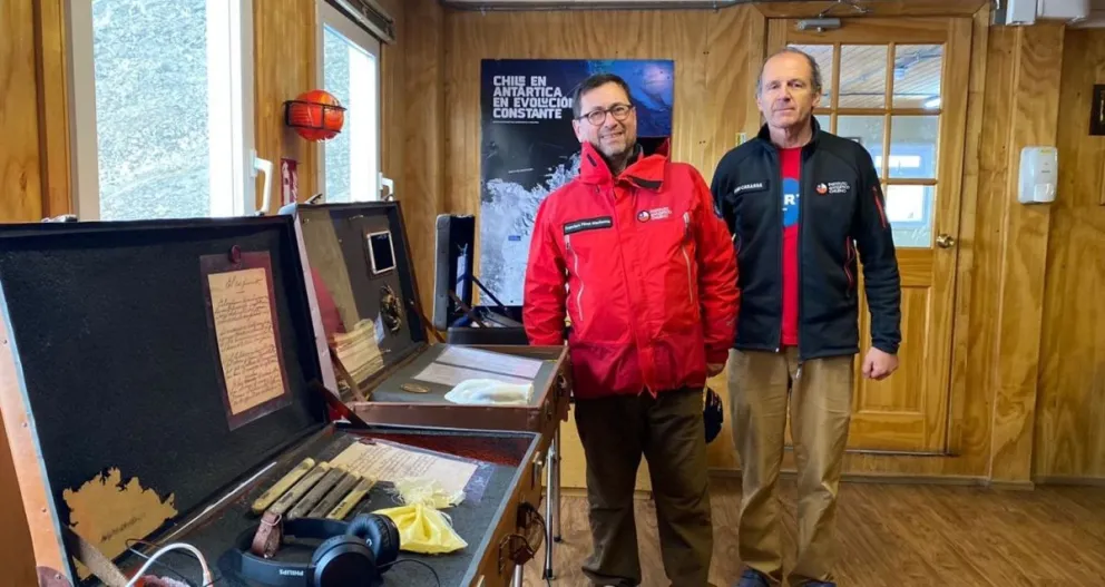 La muestra se presentó inicialmente en dependencias de INACH en Punta Arenas y posteriormente fue trasladada a la Base Profesor Julio Escudero, en isla Rey Jorge.