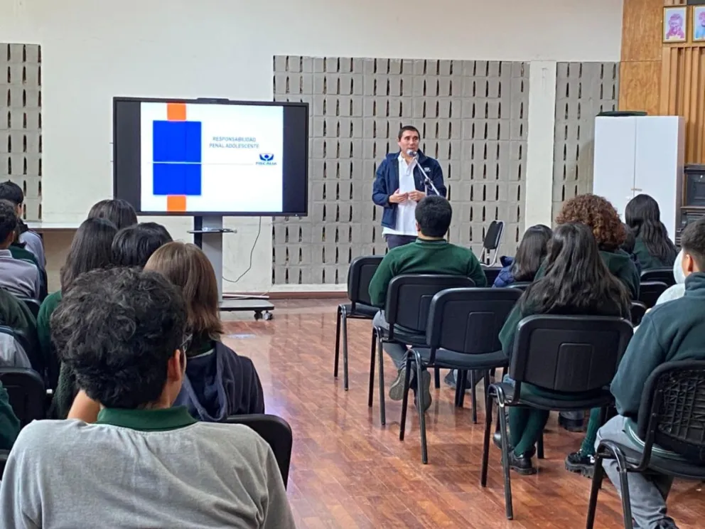 Los encuentros con estudiantes continuarán en otros establecimientos educativos. (Foto: Cedida)