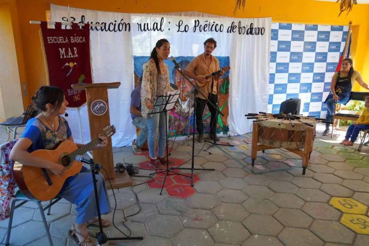 Escuela de Paihuano conmemora a Gabriela Mistral Escuela de Paihuano conmemora a Gabriela Mistral