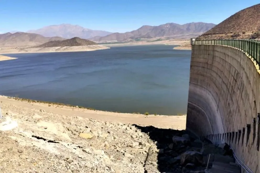 Las autoridades advierten que, pese a que el suministro de agua potable está asegurado en el corto plazo, el escenario hídrico en Ovalle sigue siendo frágil y depende de las lluvias.