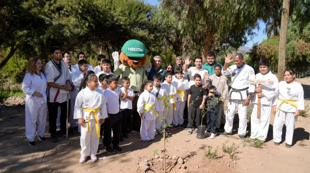 Con una actividad en Ovalle, CONAF dio inicio al Programa de Arborización 2026, que busca potenciar las áreas verdes y mejorar la calidad de vida en la provincia del Limarí.