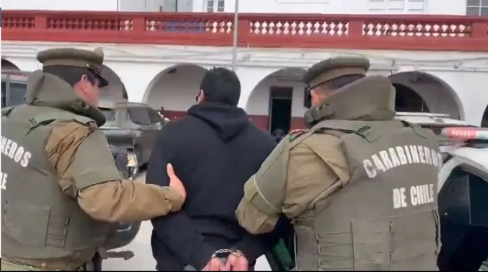 Un sujeto fue capturado por Carabineros tras amenazar con realizar un tiroteo en la seremi de Educación. El hombre ya había protagonizado un hecho similar en 2023. (Foto: Cedida)
