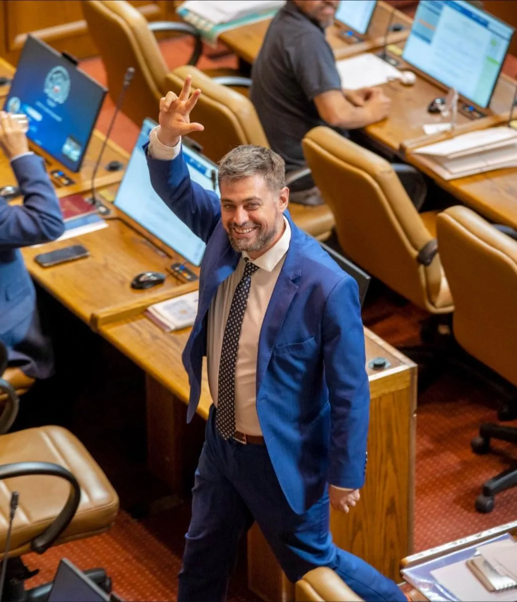 Diputado Manouchehri, una piedra en el zapato para el Presidente Kast