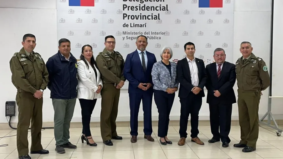 Autoridades, policías y municipios participaron en la constitución de la Mesa de Seguridad Escolar en Limarí, instancia que busca reforzar la prevención ante hechos de violencia y amenazas en establecimientos educacionales.