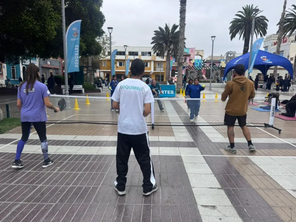 ¿Qué es el pickleball? El deporte que busca ganar espacio en la región