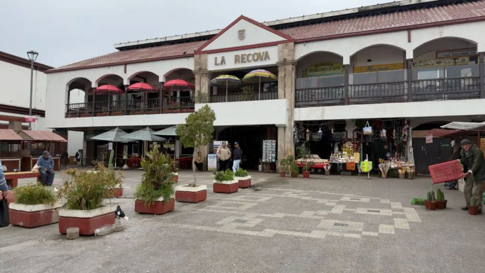 Las autoridades impulsan medidas preventivas ante la inquietud de vecinos y comerciantes de La Recova. (Foto: Cristian Silva)