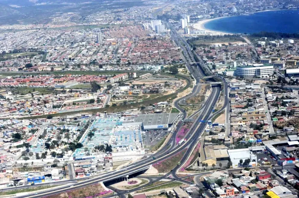 Los alcaldes de la conurbación, Daniela Nortambuena (La Serena) y Alí Manouchehri (Coquimbo), entraron al debate público por el no pago de contribuciones para adultos mayores, que podría afectar a los ingresos municipales.