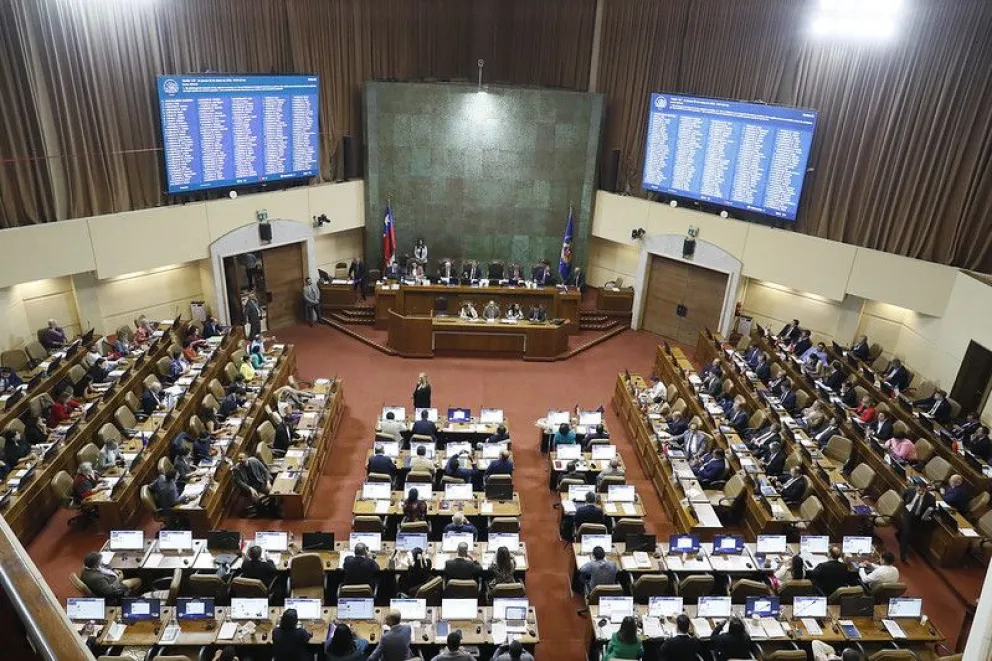 Rechazo a legislar tensiona proyecto de reconstrucción