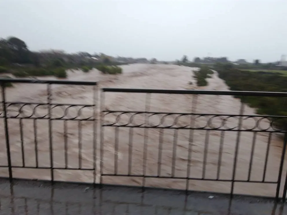 El río Elqui alcanzó su máxima extensión producto del temporal de 1987, ocasión en que el nivel del agua llegó a la altura máxima de los puentes. (Foto: El Día)