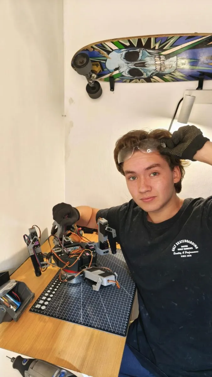 Estudiante de Coquimbo gana concurso internacional y crea academia de astronomía y robótica